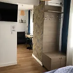 Cosyade Equipee D'un Parking Prive Gratuit 3* 布尔堡