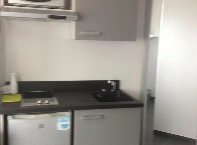 Aparthotel Cosyade Equipee D'un Parking Prive Gratuit Bourbourg